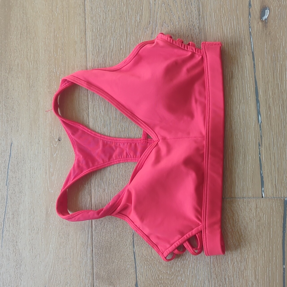 Like new strappy sports bra